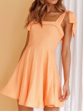 NWT Selfie Leslie Jeanie Bow Shoulder Mini Dress